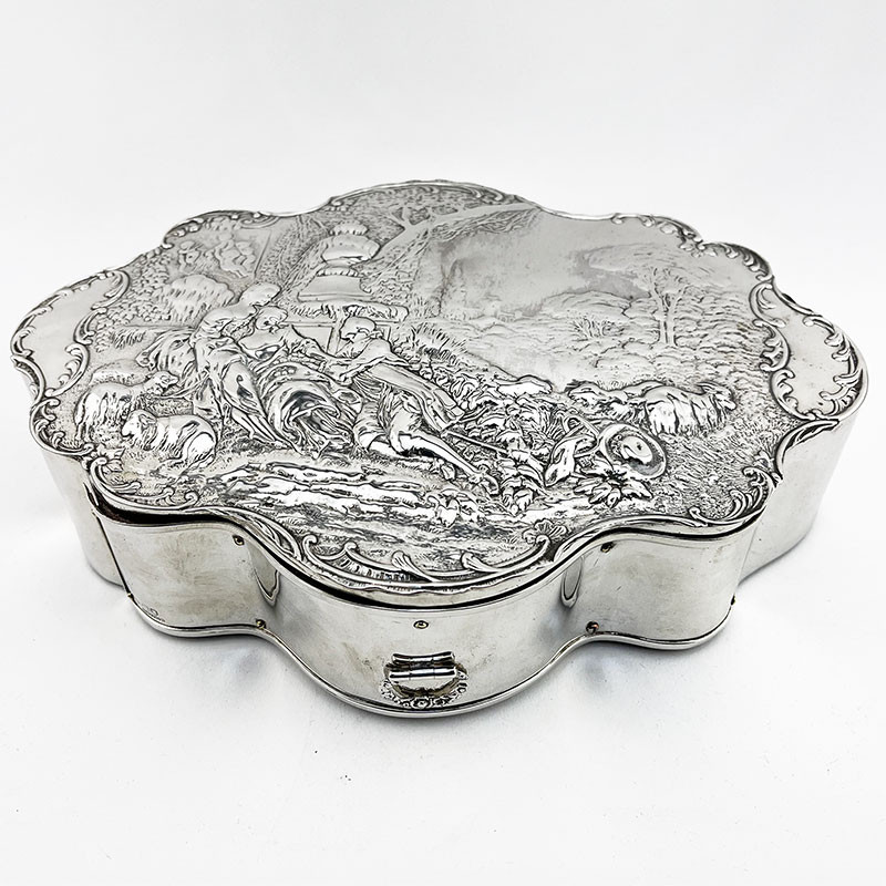 Goliath Size William Comyns Sterling Silver Jewellery or Trinket Box (1900)