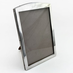 Rectangular Sterling Silver Photo Frame with Plain Borders (1918)