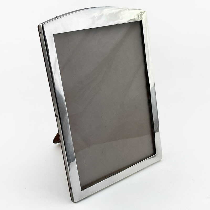 Rectangular Sterling Silver Photo Frame with Plain Borders (1918)