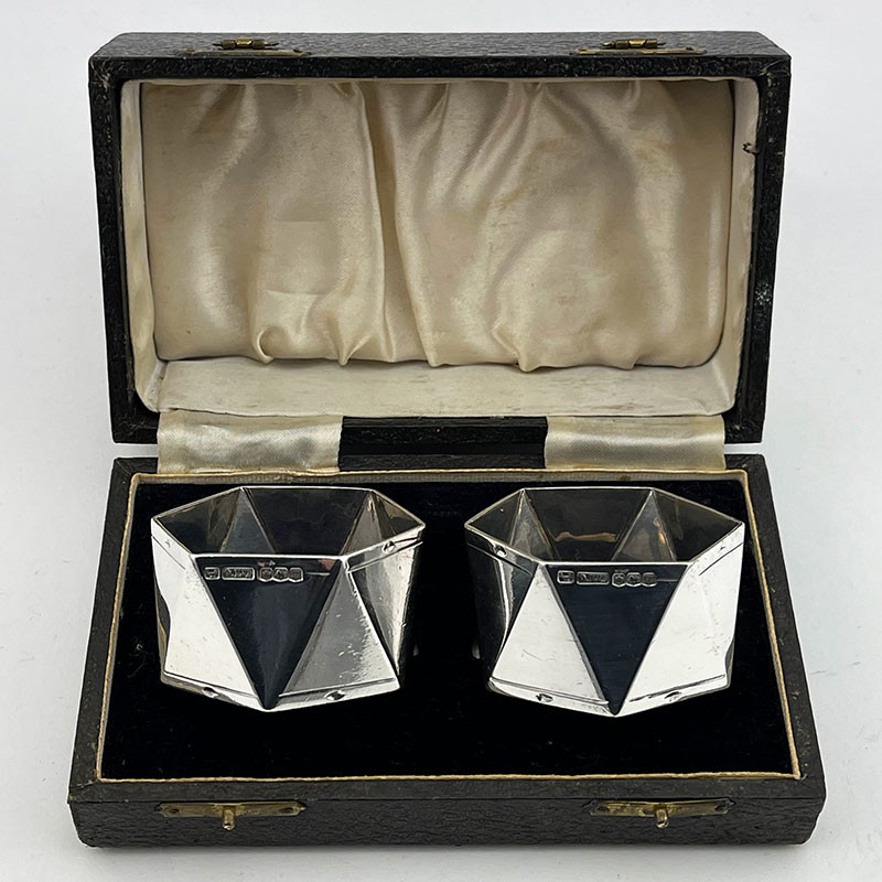 Good Gauge Boxed Pair of Hexagonal Sterling Silver Napkin Rings (1929)