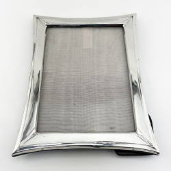 Sterling Silver Photo Frame with a Plain Border and Curved Sides