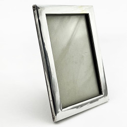 Plain Border Antique Sterling Silver Photo Frame (1920)