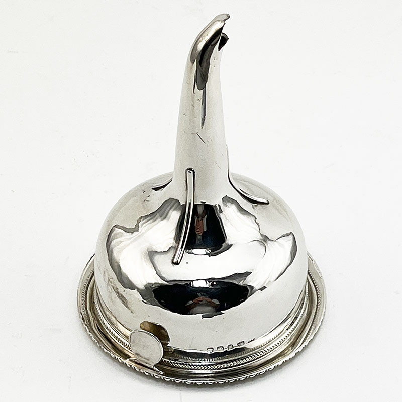Very Good Gauge Georgian Sterling Silver Wine Funnel (1818)