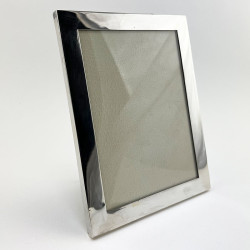Very Smart and Good Gauge Sterling Silver Photo Frame (1922)