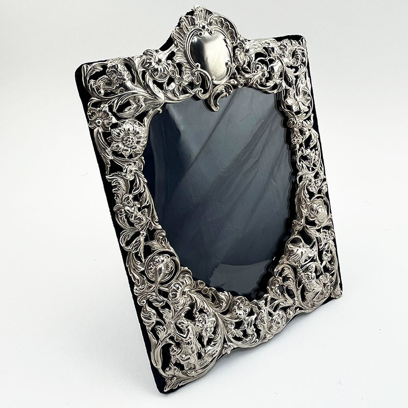 Beautiful William Comyns Victorian Sterling Silver Photo Frame (1892)