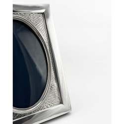 Good Gauge and Quality Edwardian Sterling Silver Photo Frame