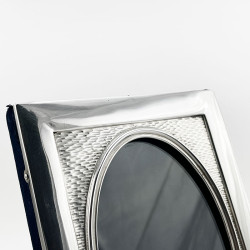 Good Gauge and Quality Edwardian Sterling Silver Photo Frame