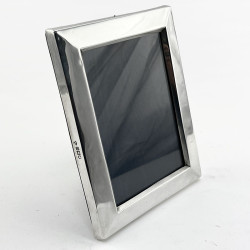 Stylish Plain William Comyns Sterling Silver Photo Frame (1908)