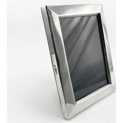 Stylish Plain William Comyns Sterling Silver Photo Frame