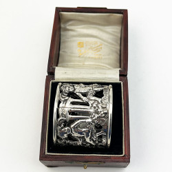 Beautiful Boxed Antique Sterling Silver Napkin Ring (1920)