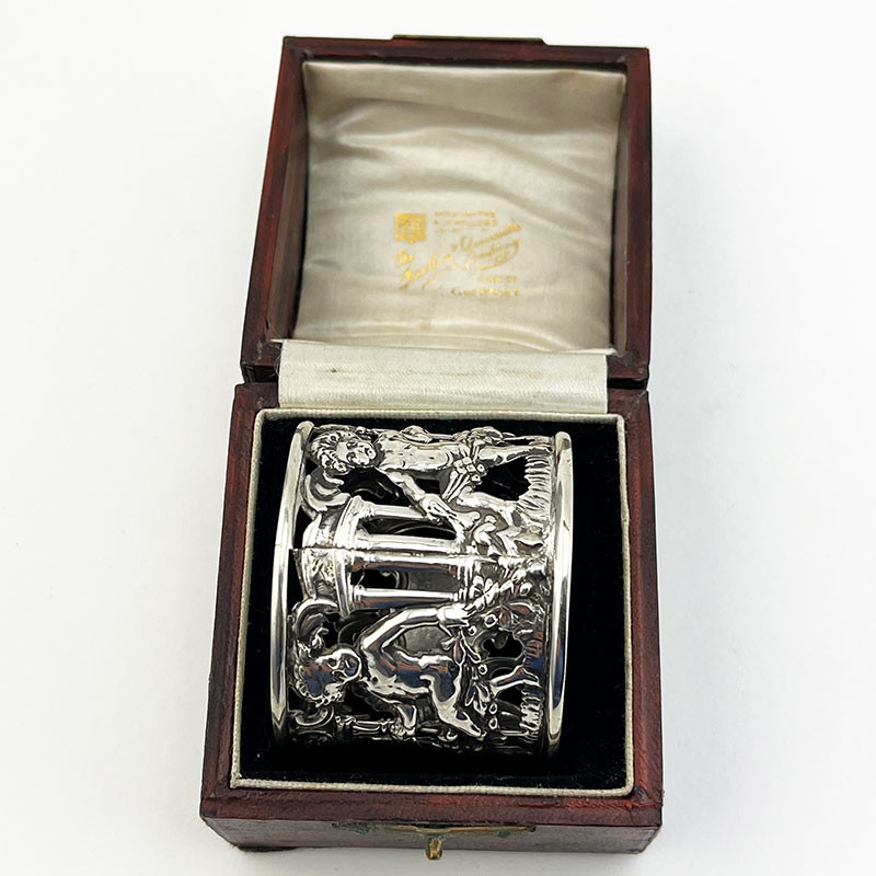 Beautiful Boxed Antique Sterling Silver Napkin Ring (1920)
