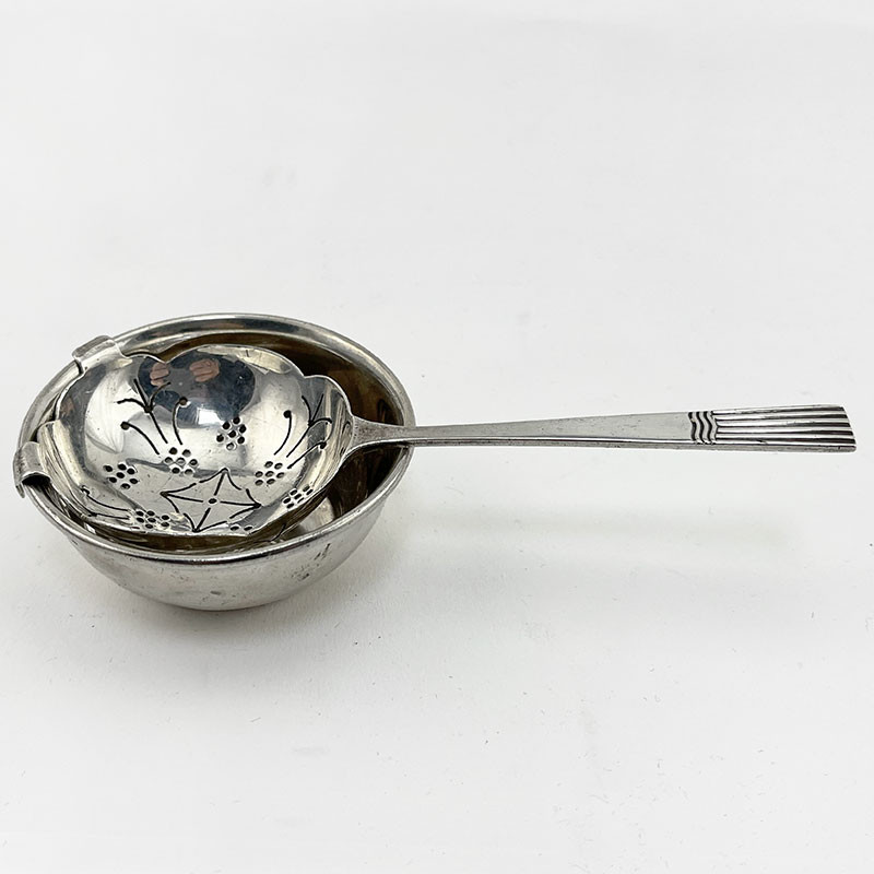 Good Quality 3 Troy Oz Sterling Silver Tea Strainer (1959)