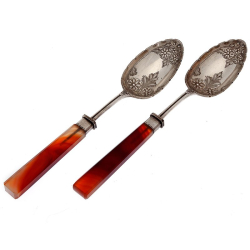 Boxed Pair of Victorian Servers with Red Agate Handles