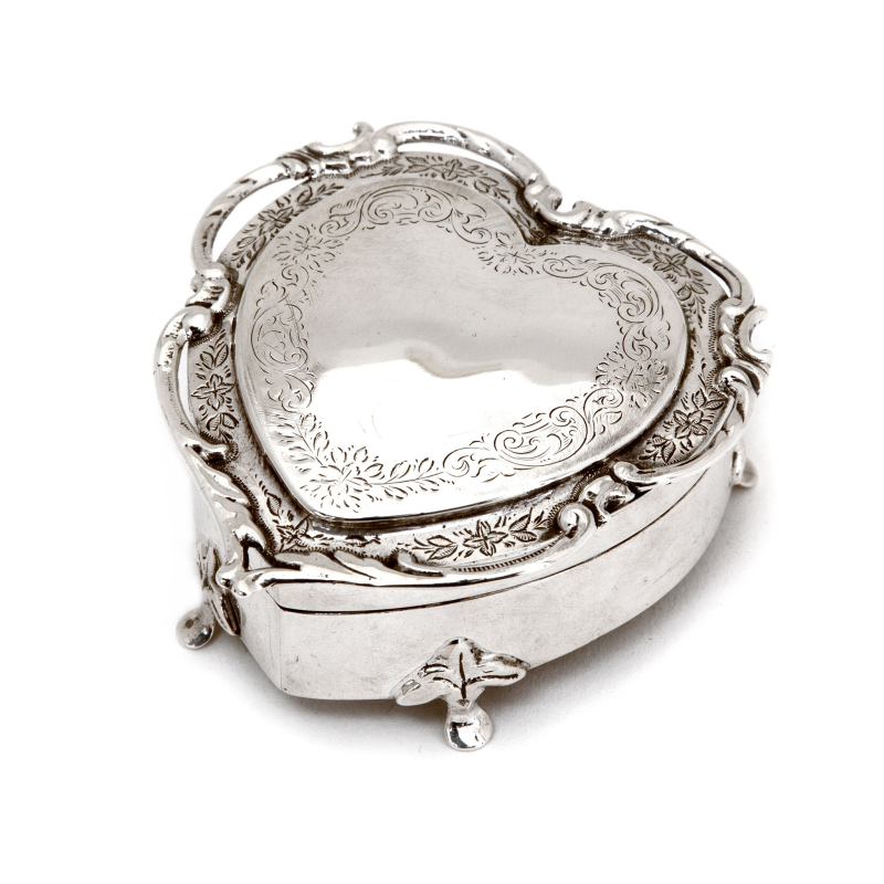 Edwardian Heart Shape Silver Jewellery Box with a Cast Applied Border and Blue Velvet Interior