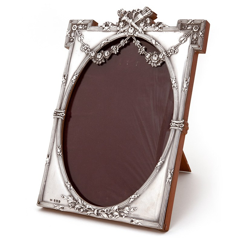 Impressive Neo-Classical Edwardian Silver Picture Frame with Repousse Garland and Stylised Floral Decoration