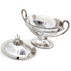 Pair of Elkington & Co Silver Plated Sauce Tureens and Ladles