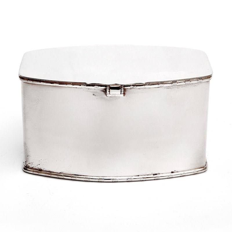 Art Deco Silver Plated Biscuit or Trinket Box with a Plain Body and Hinged Lid