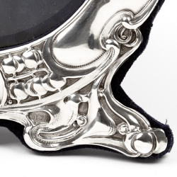 Art Nouveau Style Goldsmiths and Silversmiths Circular Silver Frame