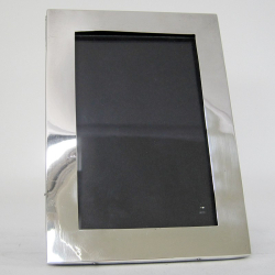 Smart Plain Mount Silver Photo Frame with Black Leather Back (1915)
