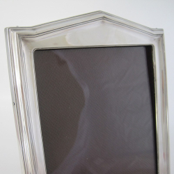 Garrard & Co Silver Photo Frame with Plain Reeded Border and Pitch Shaped Top
